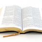 ¿Abrumado por lo grande que es la Biblia? Estos 3 consejos le ayudarán a encontrar un lugar para empezar